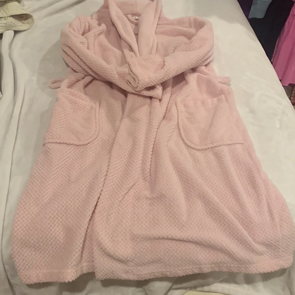 Pink Fuzzy Robe - Picture 2 of 2